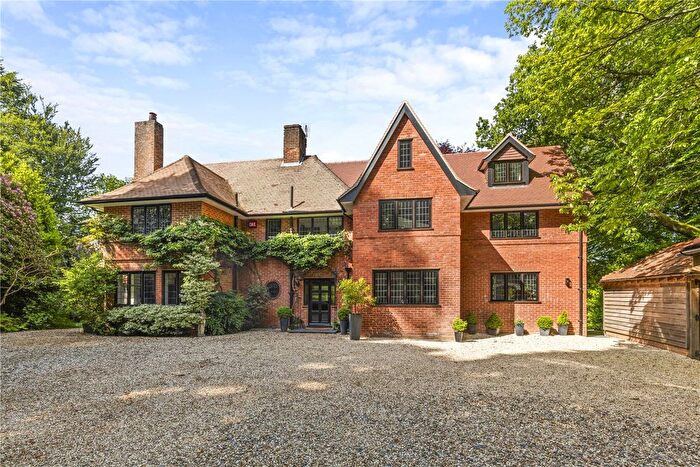 5 Bedroom Detached House For Sale In Square Drive, Haslemere, West Sussex, GU27