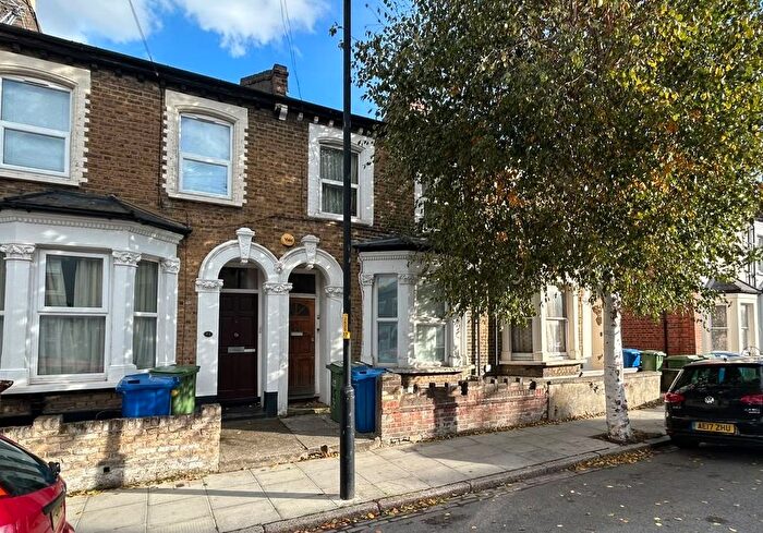 1 Bedroom Flat For Sale In A Ulverscroft Road, East Dulwich, London, SE22