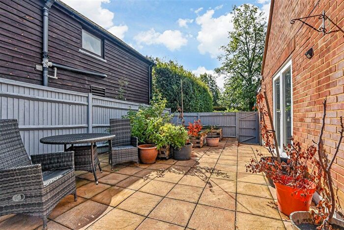2 Bedroom Detached Bungalow For Sale In Limes Close, Tenterden, Kent, TN30
