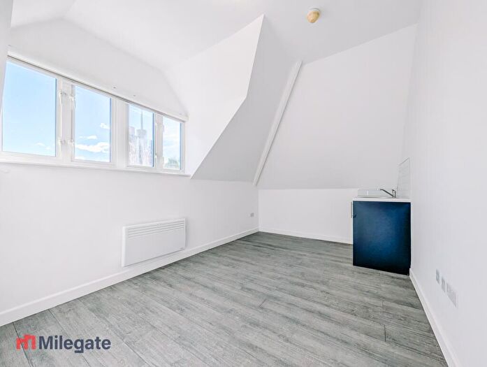 Studio To Rent In Buckland Road, Maidstone, ME16