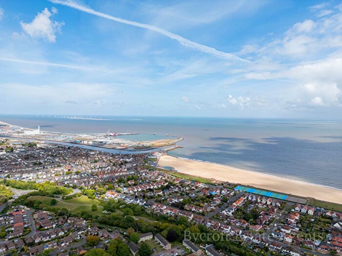 4 Bedroom Detached House For Sale In Bridge Road, Gorleston, Great Yarmouth, NR31