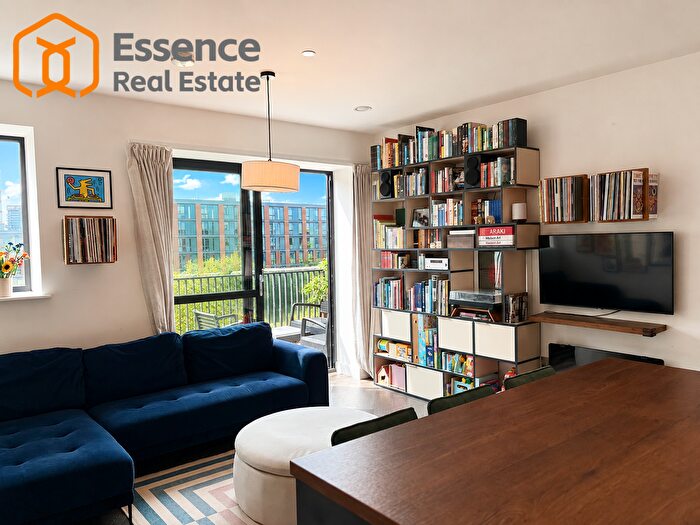 3 Bedroom Penthouse For Sale In Priory House, Chinatown, B5