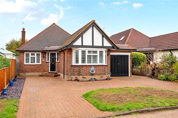 2 Bedroom Bungalow For Sale In Winslow Way, Walton-On-Thames, KT12