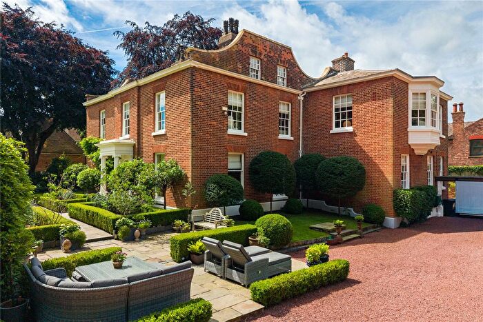 6 Bedroom Detached House For Sale In Walton Road, Stockton Heath, Cheshire, WA4