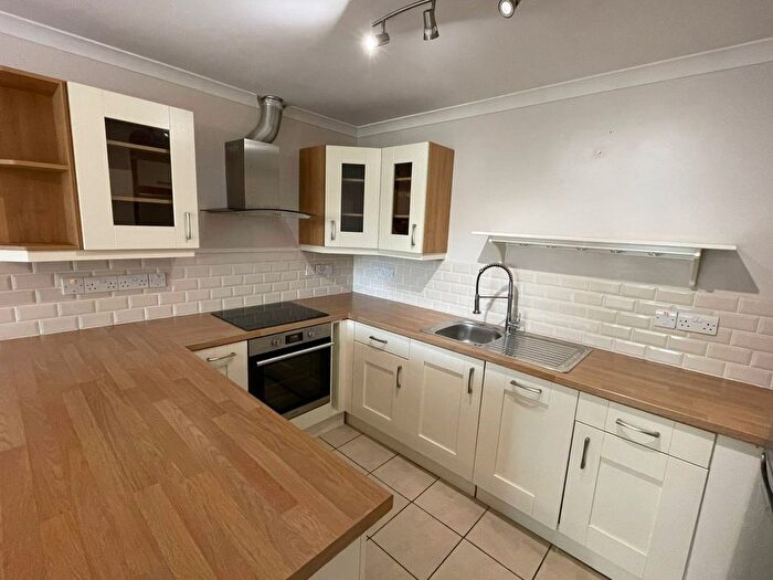 1 Bedroom Flat To Rent In Romana Court, Staines, TW18