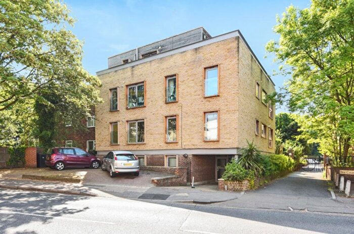 1 Bedroom Flat For Sale In Kingston Hill, Kingston Upon Thames, Surrey, KT2