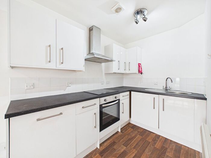 1 Bedroom Flat To Rent In Flat High Street, Cheltenham, GL50