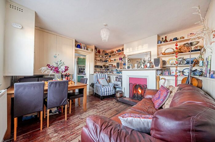 3 Bedroom End Of Terrace House For Sale In West Street, Havant, Hampshire, PO9
