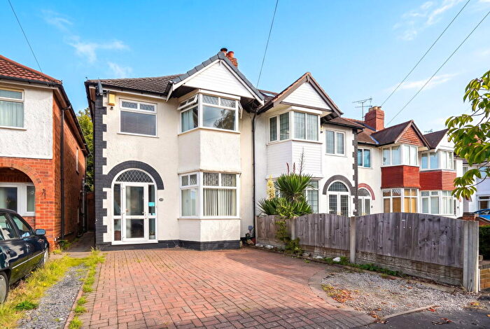 3 Bedroom Semi-Detached House For Sale In Hilton Avenue, Hall Green, Birmingham, B28