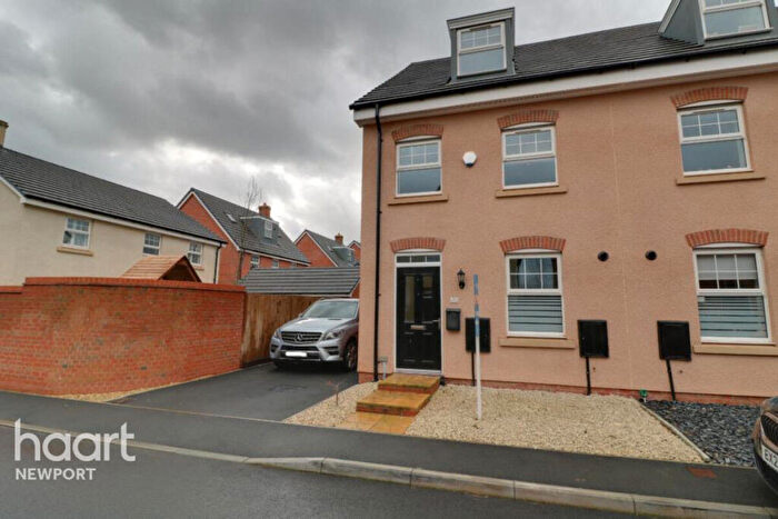 3 Bedroom Town House To Rent In Ternata Drive, Monmouth, NP25