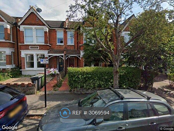 2 Bedroom Flat To Rent In Leytonstone, London, E11