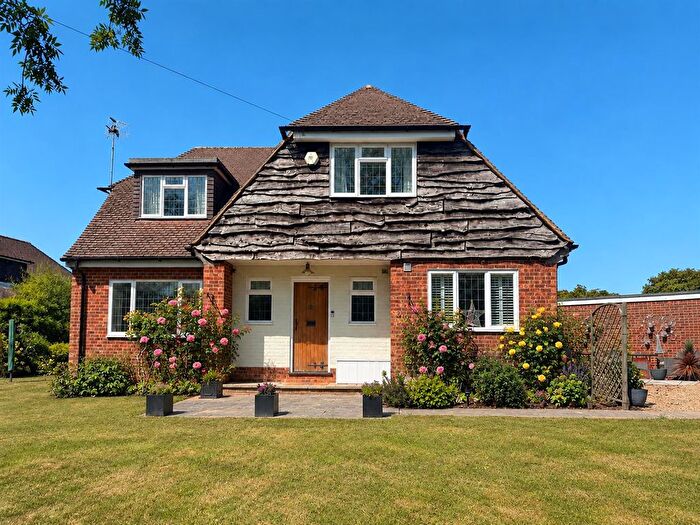 4 Bedroom Detached House For Sale In Coldharbour Lane, Hildenborough, TN11
