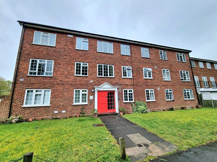 1 Bedroom Flat To Rent In Bucklers Way, Carshalton, SM5