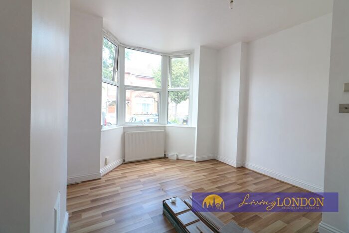 2 Bedroom Flat To Rent In Arthur Road, London, N9