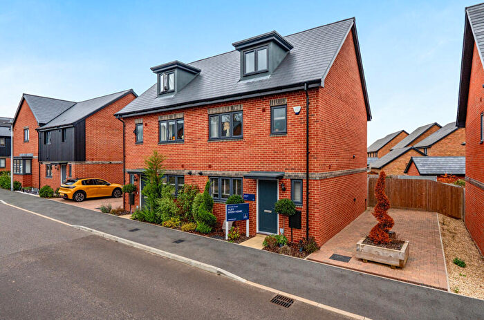4 Bedroom Semi-Detached House For Sale In Bridle Road, Arborfield Green, Reading, Berkshire, RG2