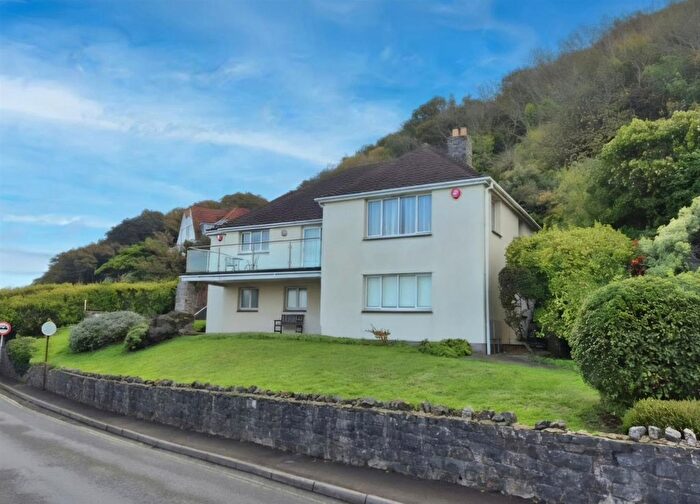 4 Bedroom Detached House For Sale In Upper Kewstoke Road, Weston-Super-Mare, BS23