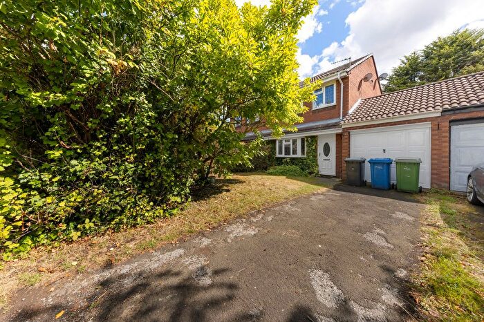 3 Bedroom Semi-Detached House For Sale In Gilderdale Close, Birchwood, WA3