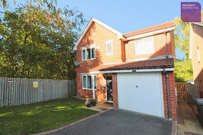 4 Bedroom Detached House For Sale In Low Croft, S73