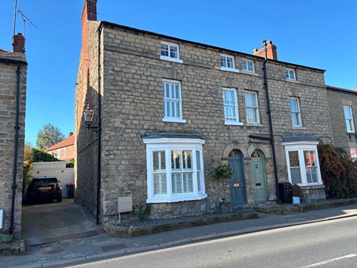 3 Bedroom Town House To Rent In Westgate, Pickering, YO18