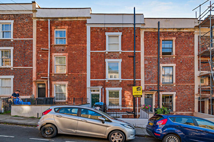 1 Bedroom Flat For Sale In Ground Floor Flat, Ambra Vale East, Clifton, Bristol, Bristol City, BS8