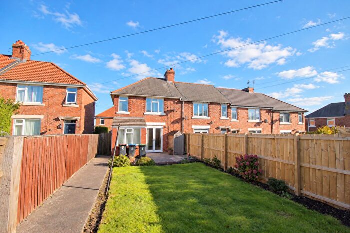 3 Bedroom Semi-Detached House To Rent In Yetholm Avenue, Chester Le Street, DH2