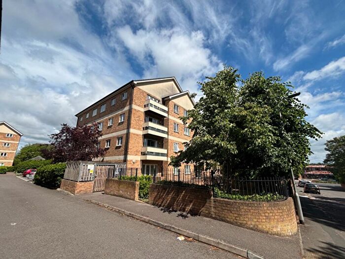 3 Bedroom Apartment To Rent In Branagh Court, Reading, RG30