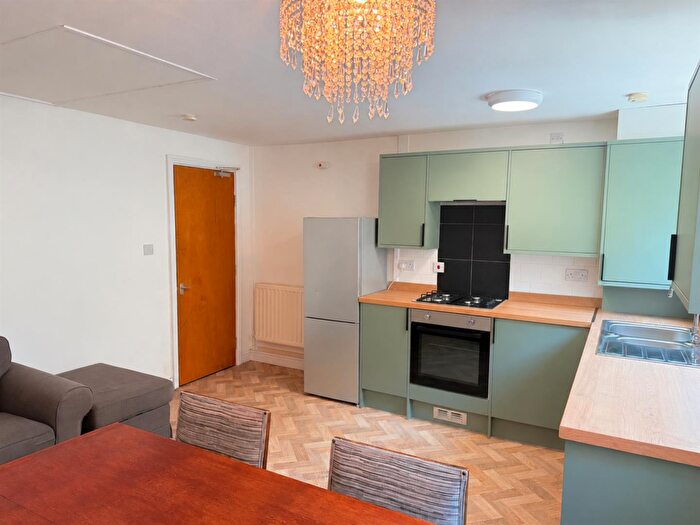 1 Bedroom Apartment To Rent In High Street, Bangor, LL57