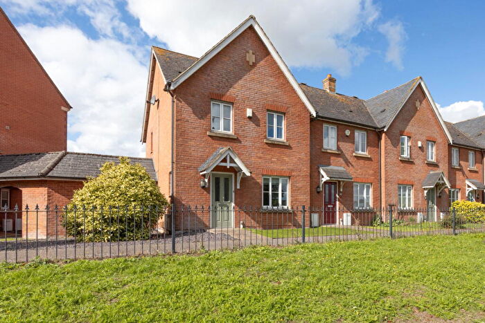 3 Bedroom End Of Terrace House For Sale In Massey Road, Devizes, Wiltshire, SN10