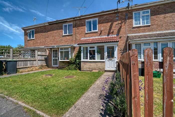 2 Bedroom Terraced House For Sale In Hawthorn Close, Shaftesbury, SP7