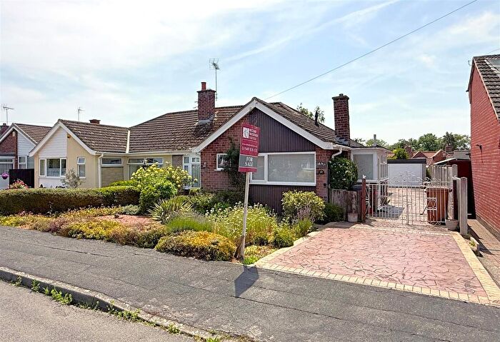3 Bedroom Semi-Detached House For Sale In Fleming Avenue, Bottesford, NG13