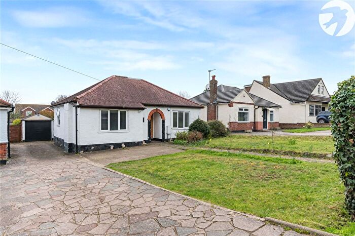 3 Bedroom Bungalow For Sale In Heathwood Gardens, Swanley, Kent, BR8