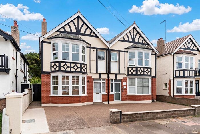 1 Bedroom Flat For Sale In / Navarino Road, Worthing, BN11