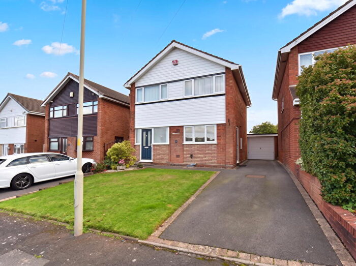 3 Bedroom Detached House For Sale In Kingswinford, Leaford Way, DY6