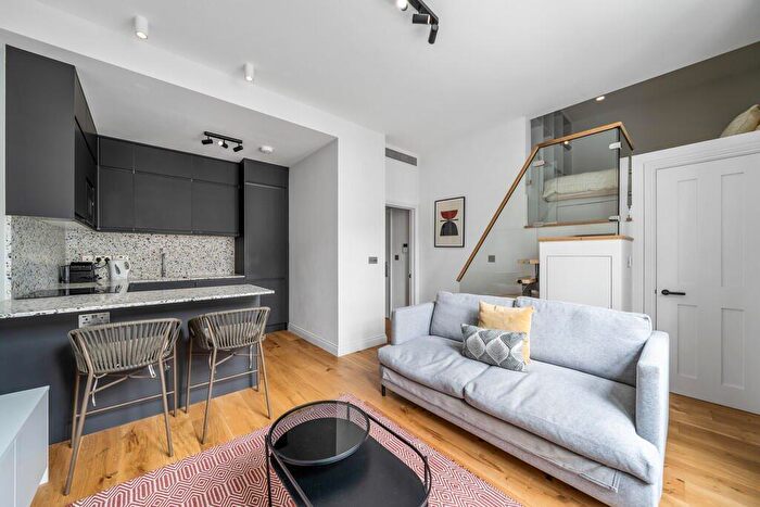 Flat To Rent In Coleherne Road, Earls Court, SW10