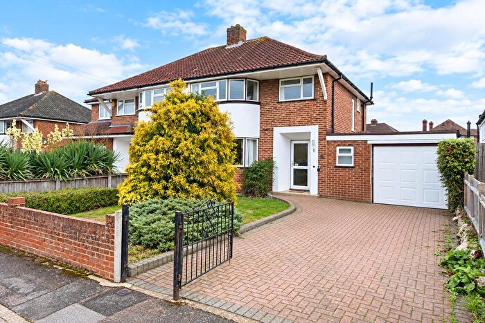 3 Bedroom Semi-Detached House For Sale In Northdown Close, Maidstone, ME14