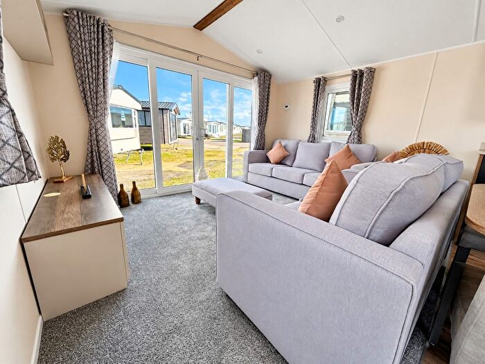 2 Bedroom Mobile/park Home For Sale In Burghead Holiday Park, Station Ct Elgin, IV30