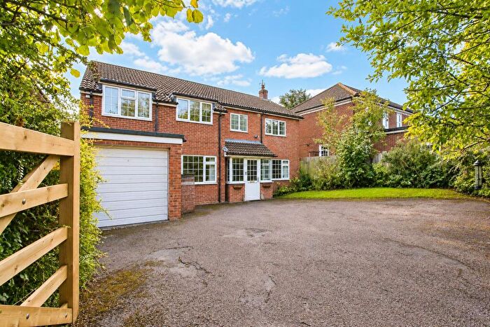 4 Bedroom Detached House For Sale In Blackhorse Lane, Hitchin, SG4