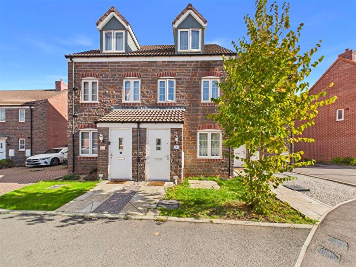 3 Bedroom House To Rent In Fuchsia Road, Emersons Green, Bristol, BS16