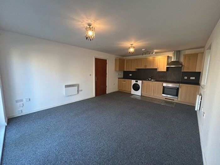 2 Bedroom Property To Rent In Clayton Drive, Swansea, SA4