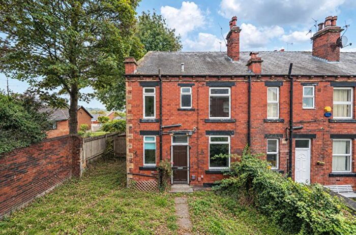 2 Bedroom End Of Terrace House For Sale In Hodgson Place, Churwell, Morley, Leeds, LS27
