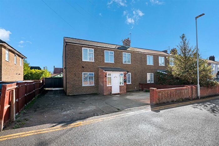 4 Bedroom Property For Sale In Eighth Avenue, Hayes, UB3