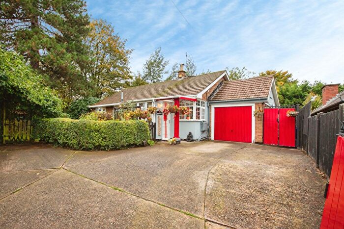 3 Bedroom Detached Bungalow For Sale In Burnt Oaks Close, Mansfield Woodhouse, Mansfield, NG19