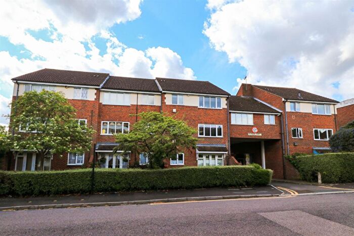 2 Bedroom Flat For Sale In Celandine Court, Chingford, E4