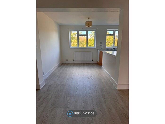 2 Bedroom Maisonette To Rent In Western Avenue, London, RM10