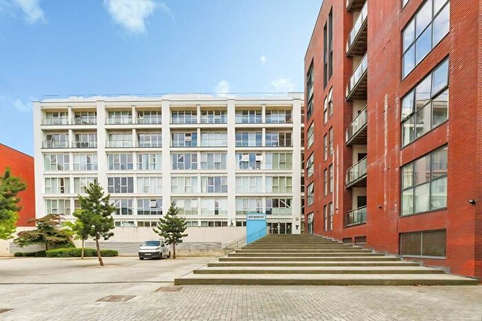 1 Bedroom Apartment To Rent In Airpoint - Bedminster, BS3