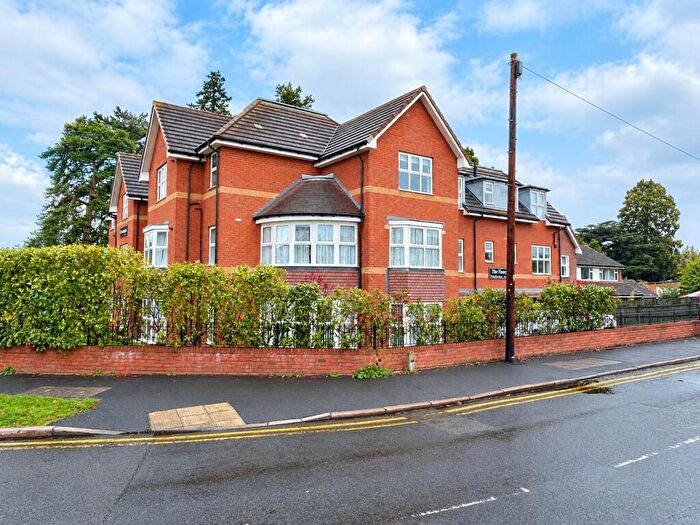 2 Bedroom Flat To Rent In Hermitage Road, Solihull, West Midlands, B91