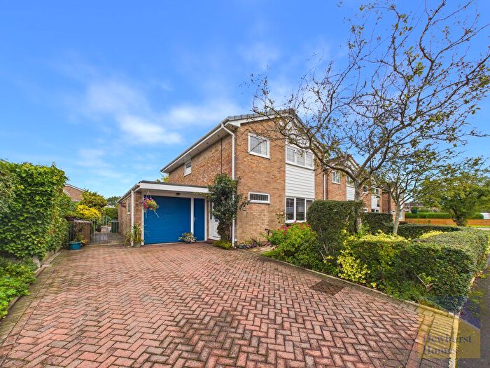 3 Bedroom Detached House For Sale In Rowan Close, Preston, PR1