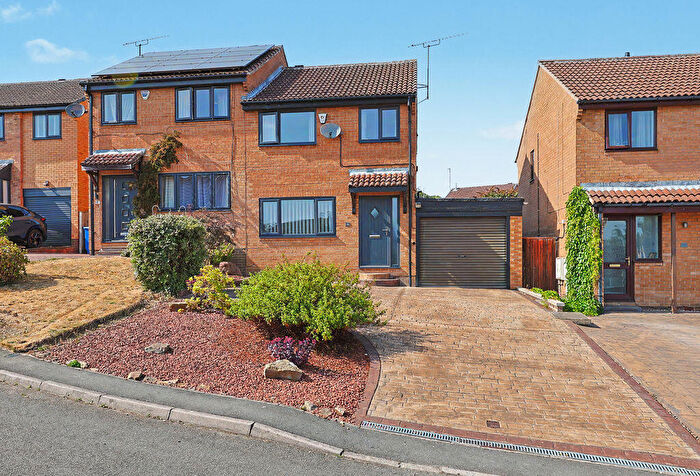 3 Bedroom Semi-Detached House For Sale In Braemar Close, New Whittington, Chesterfield, S43