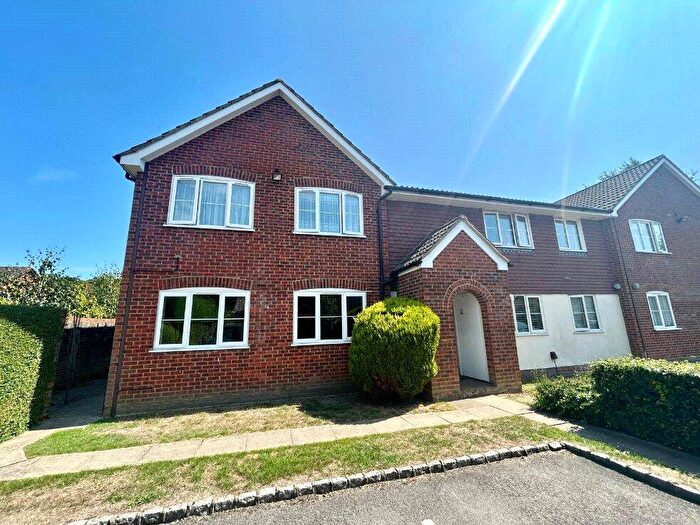 1 Bedroom Flat To Rent In Swan Way, Church Crookham, Fleet, Hampshire, GU51