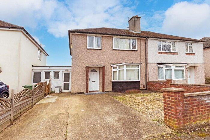 3 Bedroom Semi-Detached House For Sale In Moreton Way, Slough, Berkshire, SL1